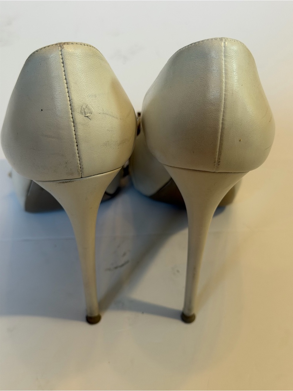 ✨authentic✨ Valentino Ivory Stud-Embellished Peep-Toe Pumps - Picture 8 of 8